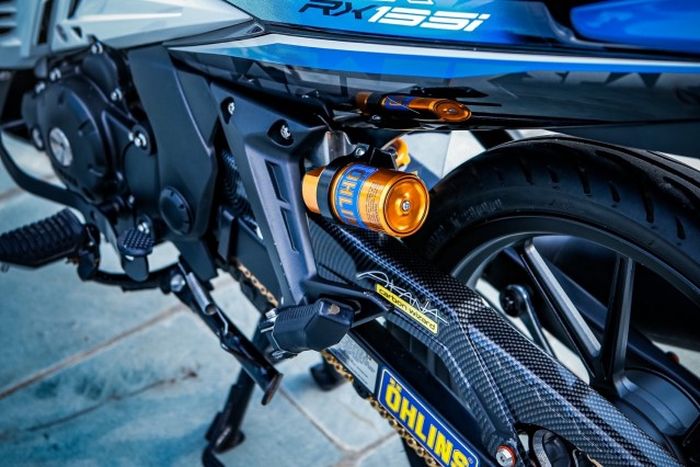 Suspensi belakang diganti dengan shock Ohlins