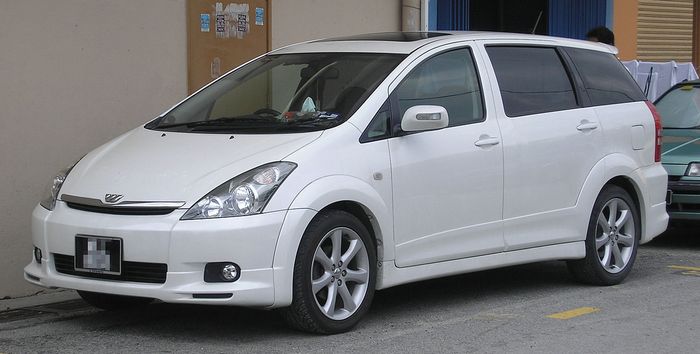 Toyota Wish Generasi pertama