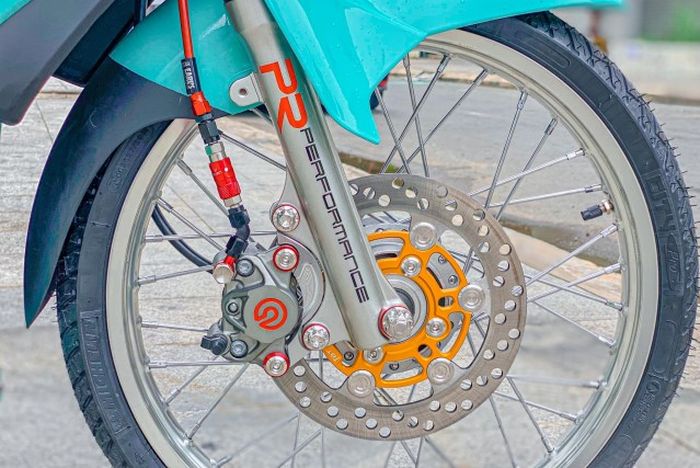 Kaki-kaki mendapatkan pelek jari-jari dan pengereman baru