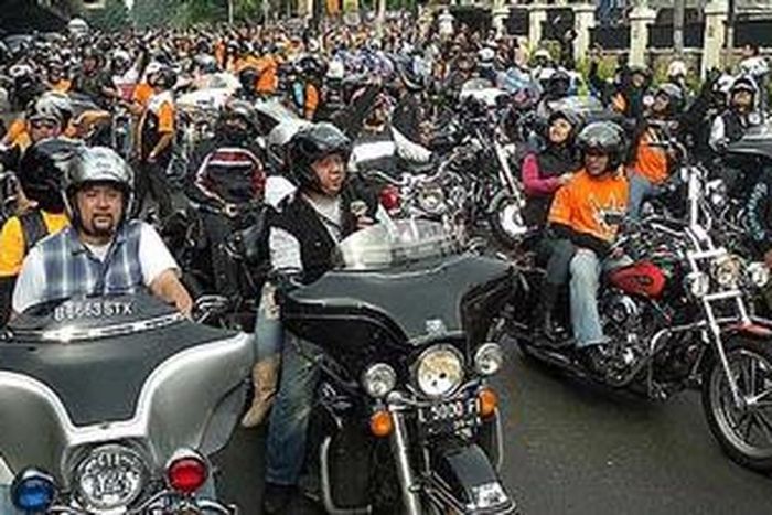 Konvoi Harley-Davidson di Jakarta pada 2011 yang diikuti mantan Menteri Perindustrian, Fahmi Idris