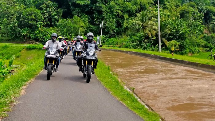 Perjalanan menuju puncak Suroloyo