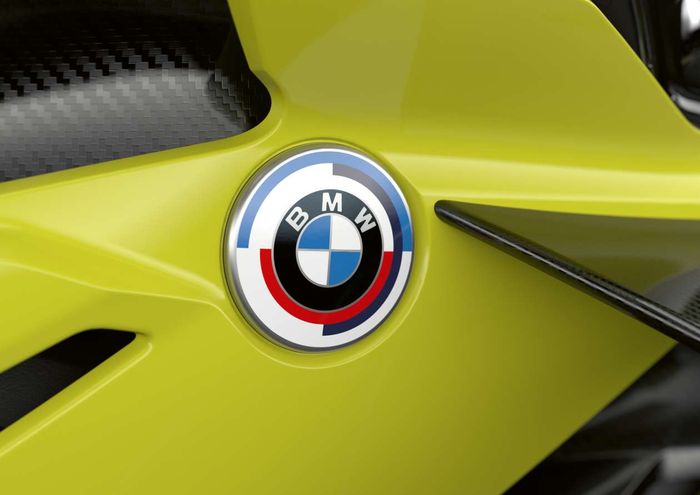 Emblem BMW M 50th Anniversary di M1000RR