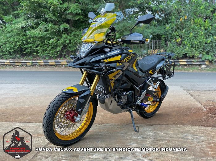 Contoh modifikasi Honda CB150X pakai paket roda depan belakang dari Syndicate Motor Indonesia