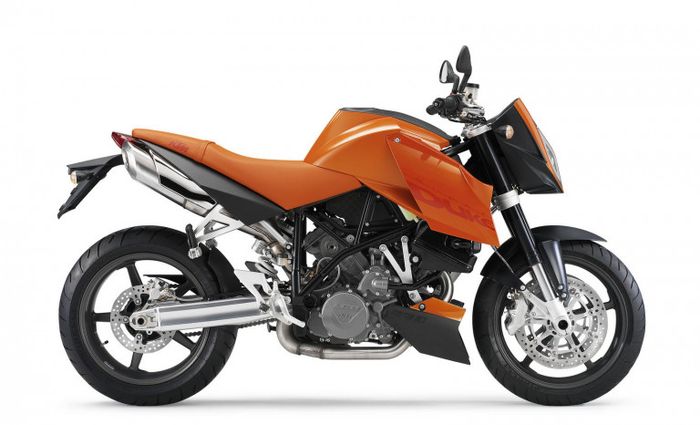 Wujud standar KTM 990 Super Duke tahun 2006