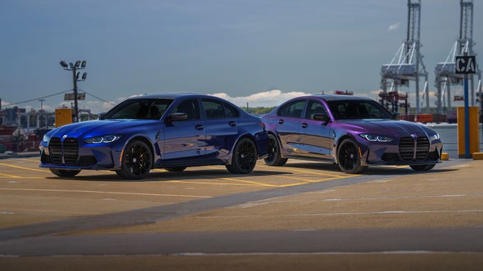 BMW M3 50 Jahre Edition hadir dalam warna-warna dari M3 terdahulu seperti Techno Violet dan Deep Interlagos Blue.