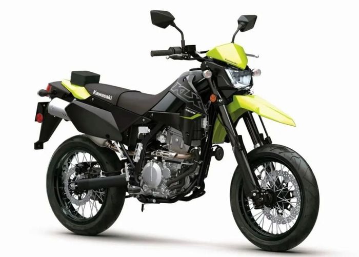 Kawasaki KLX 300 SM, varian supermoto yang enggak dijual di Indonesia