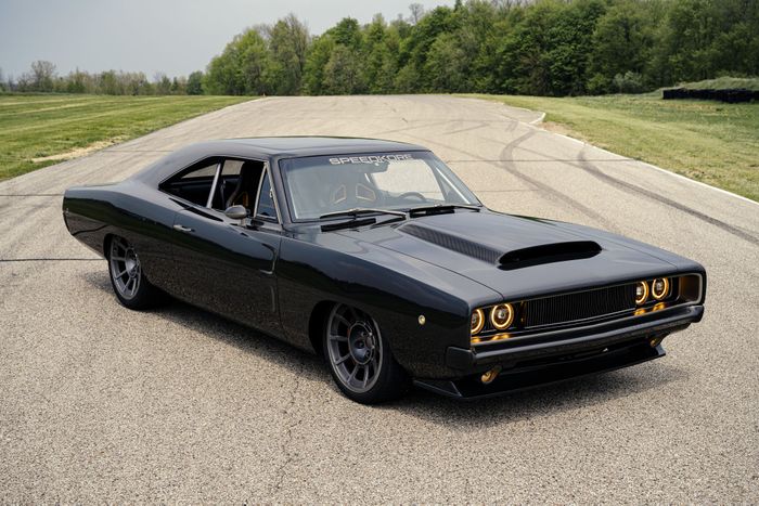 Restorasi Dodge Charger 1968 hasil garapan SpeedKore, Amerika Serikat