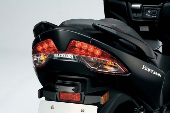 Tampilan belakang Suzuki Burgman 400