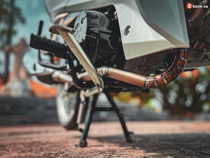 Sektor mesin diberi leher knalpot titanium