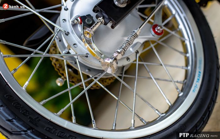 Rem belakang tetap bermodel namun diberi paha rem aluminium