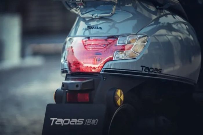 Bagian ekor motor matic baru Honda Tapas 2022.