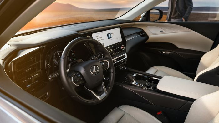 Interior Lexus RX terbaru