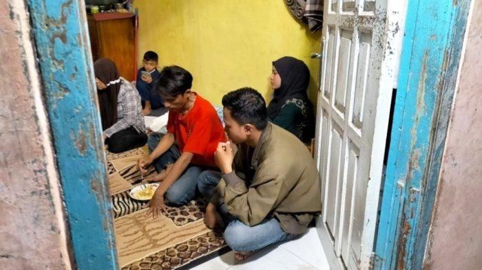 Suasana di rumah duka korban kecelakaan beruntun di Tanjakan PJR, Bandar Lampung