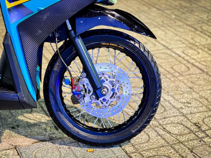 Kaki-kaki mendapatkan pelek jari-jari dan pengereman baru