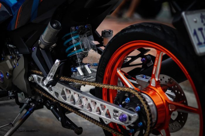 Suspensi belakang dan swingarm diganti semua