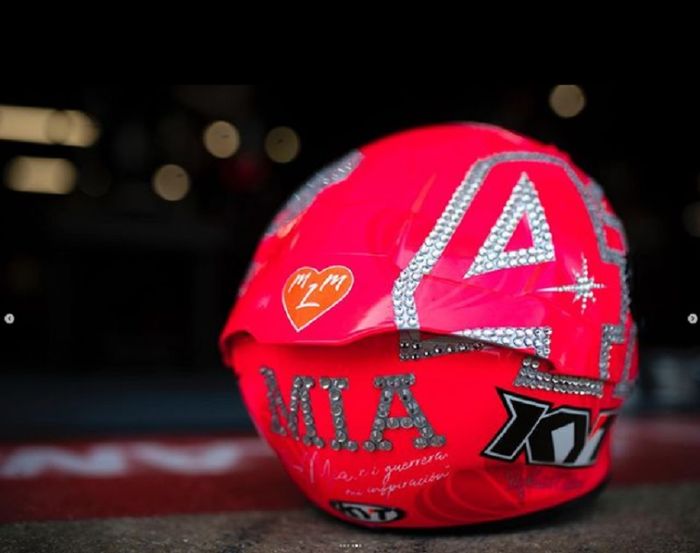 Helm edisi khusus Aleix Espargaro pada MotoGP Catalunya 2022.