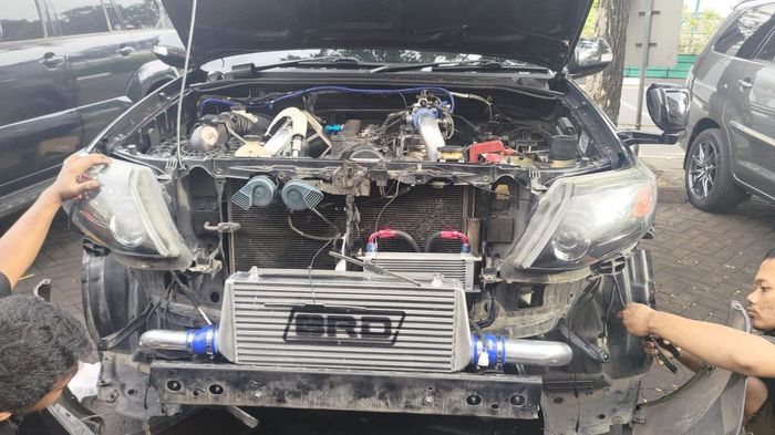 Ilustrasi pemesangan intercooler di Fortuner geneasi awal