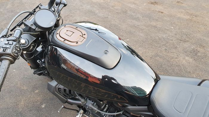 Area setang kemudi Harley-Davidson Sportster S