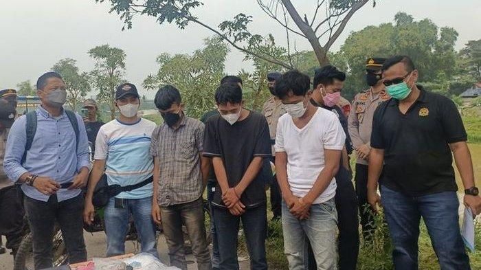 Ketiga pelaku pembuat rekayasa kasus palsu kecelakaan pengendara Kawasaki KLX 150 hilang di Kalimalang, Bekasi
