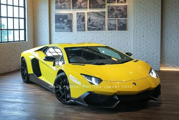 Lamborghini Aventador LP720-4 Roadster 50 Anniversario