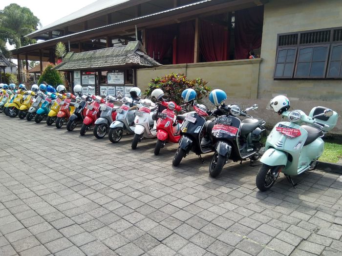 Deretan line up Vespa terbaru yang menemani rombongan media di Vespa Ride Out VWD 2022