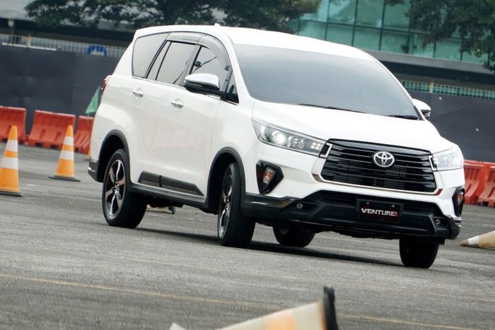 Kijang Innova Hybrid diprediksi jadi model hybrid pertama Toyota yang diproduksi secara lokal di Indonesia.