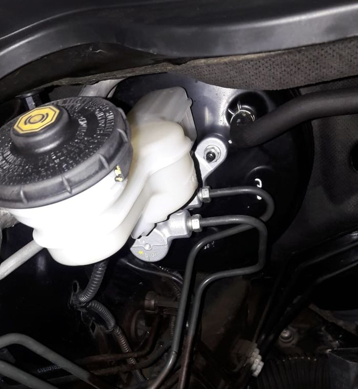 Sempat mengalami recall akibat masalah pada brake master rem dan booster rem