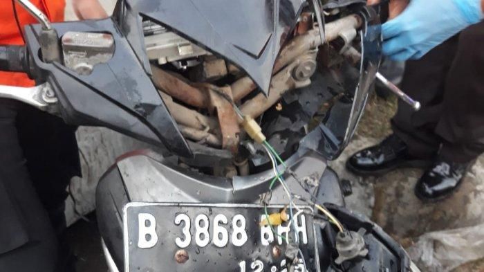 Kondisi Honda Supra X 125 milik korban tewas tercebur selokan di Jl Tubagus Angke, Kampung Gusti, Grogol Petamburan, Jakarta Barat