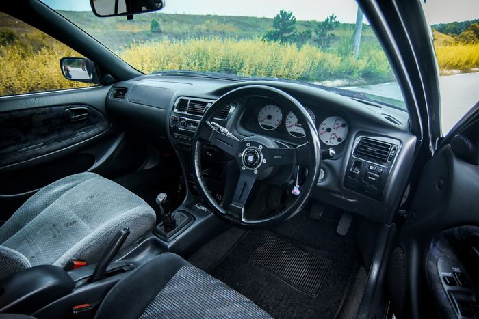 Tampilan kabin modifikasi Toyota Great Corolla dengan kemasan OEM