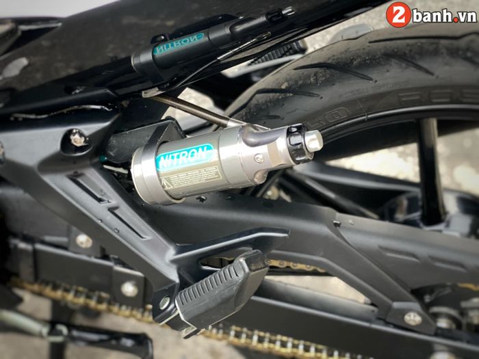 Suspensi belakang pakai shock Nitron