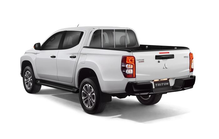 Tampilan Mitsubishi Triton mesin Euro-4