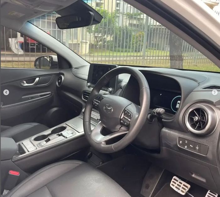 Interior Hyundai KONA Electric tahun 2021 yang dijual showroom mobkas KJV Car Selection