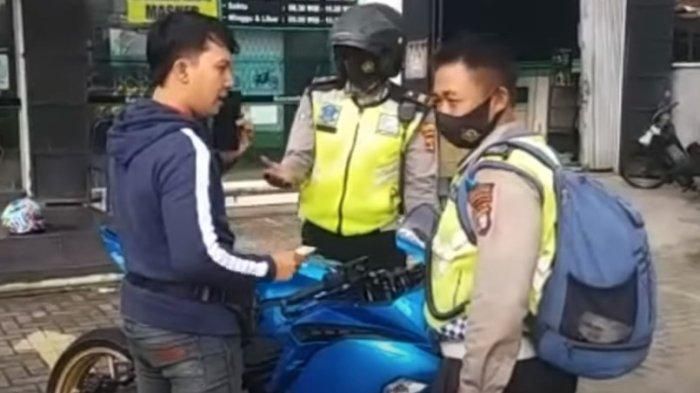 Adu argumen pemilik Kawasaki Ninja ZX-25R yang enggak diterima ditilang Polisi di area dealer