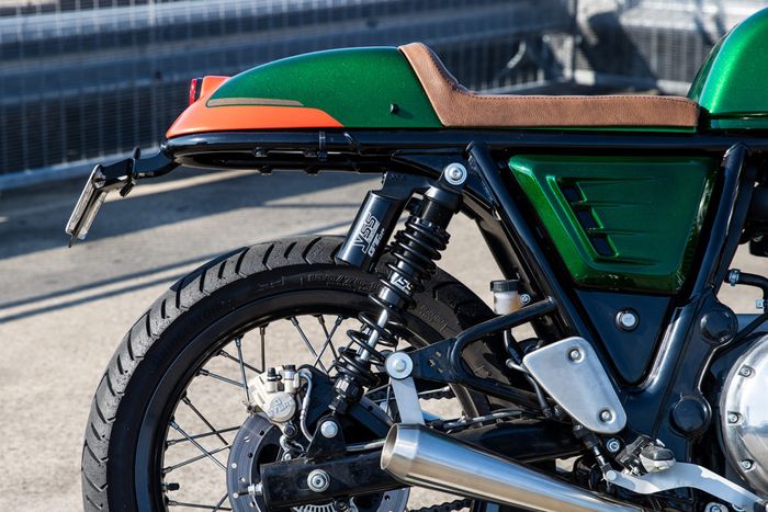 Suspensi belakang sudah diganti dengan shock YSS