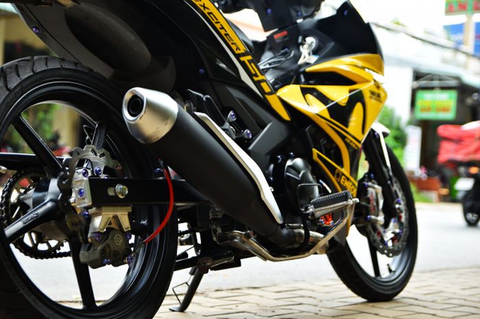 Rem belakang turut diupgrade pakai Brembo