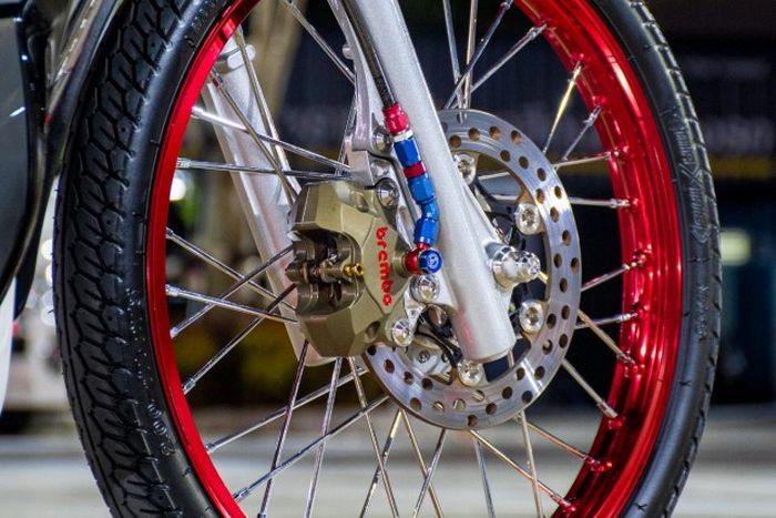 Kaki-kaki diberi pelek jari-jari dan pengereman baru