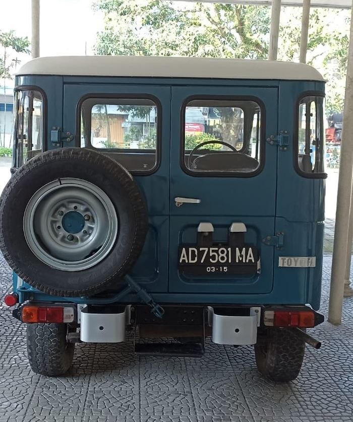 Lelang Toyota Land Cruiser FJ40