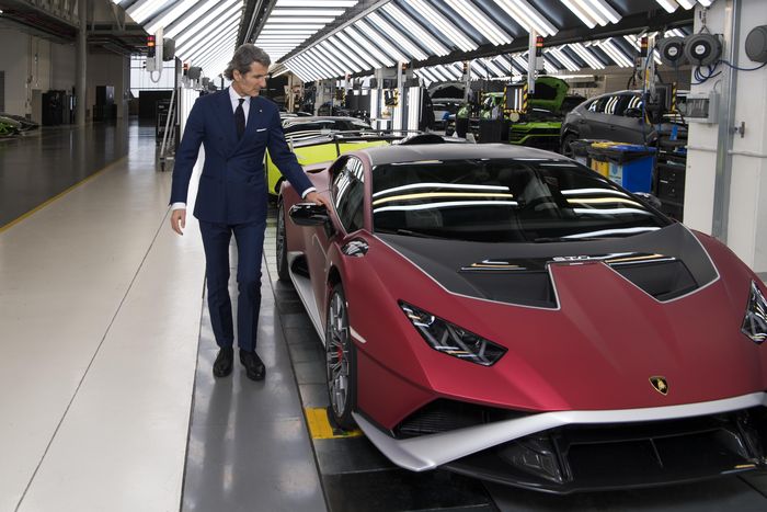 CEO Lamborghini, Stephan Winkelmann siap sokong pengembangan mobil hybrid