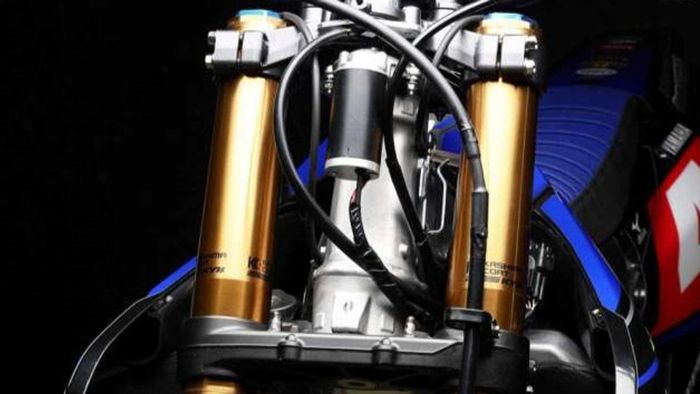 Sistem Electric Power Steering di Yamaha YZ450FM