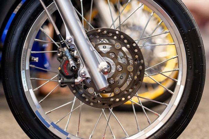 Kaki-kaki diberi pelek Morad dan pengereman Brembo