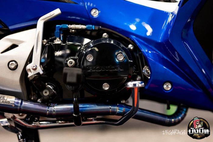 Sektor mesin diberikan leher knalpot titanium