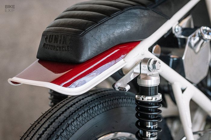 Subframe sudah dirombak dan dipasangi sepatbor belakang unik