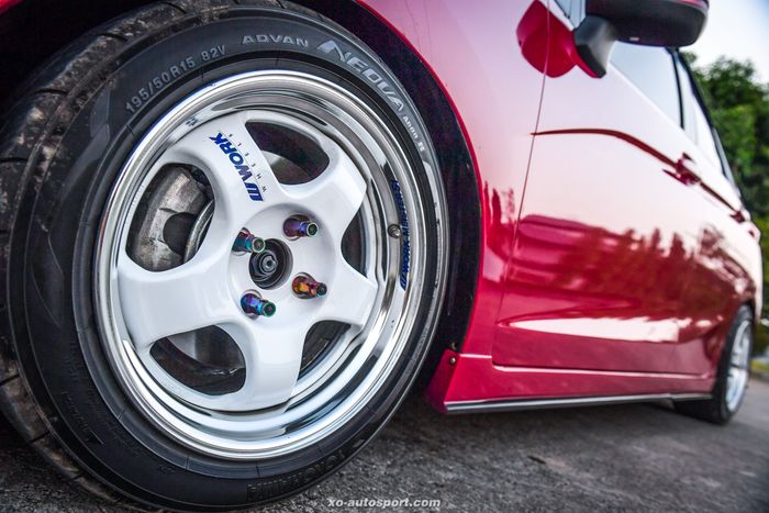 Modifikasi Honda Jazz GK5 ditopang pelek Work Meister S1 ukuran 15 inci