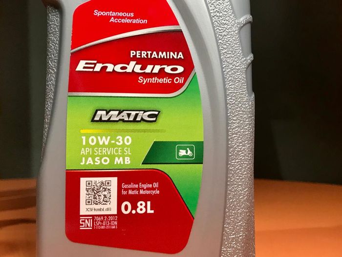 Ilustrasi kode API Service pada kemasan oli