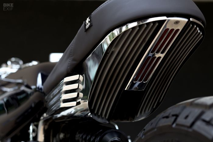 Subframe dirombak total dan di bawahnya terdapat muffler kustom super keren