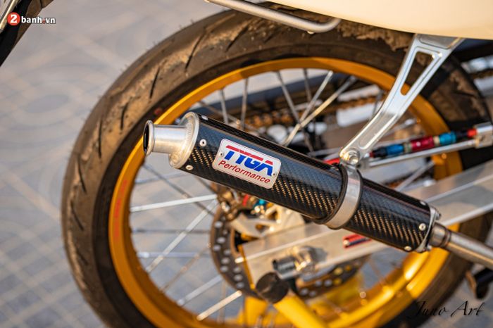 Sektor mesin diberikan beberapa upgrade seperti knalpot Tyga karbon