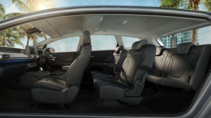 Hyundai Stargazer mendapatkan opsi Captain Seat pada varian Trend, Style, dan Prime.