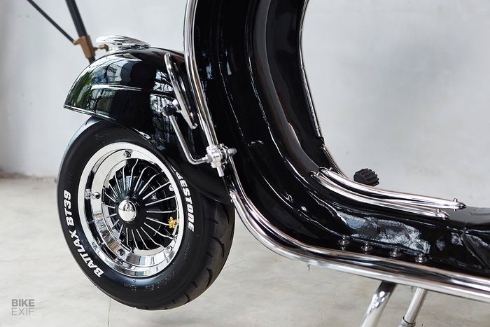 Kaki-kaki memakai pelek SIP dan shock BGM