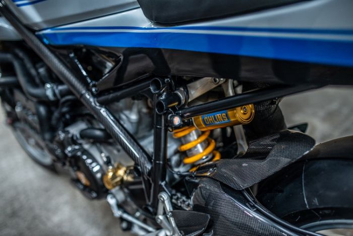 Suspensi belakang diganti dengan shock Ohlins