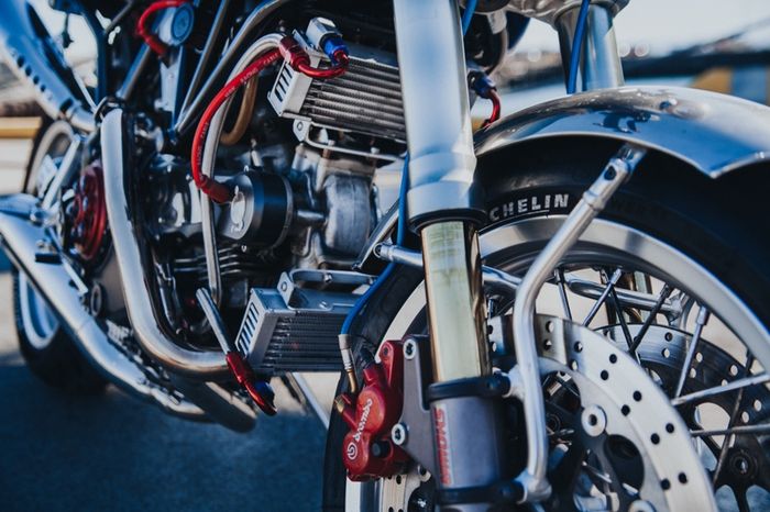 Kaki-kaki mendapatkan upgrade suspensi dan pengereman